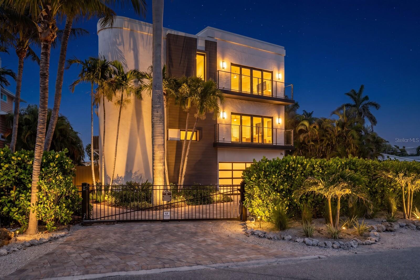 201 N HARBOR DR