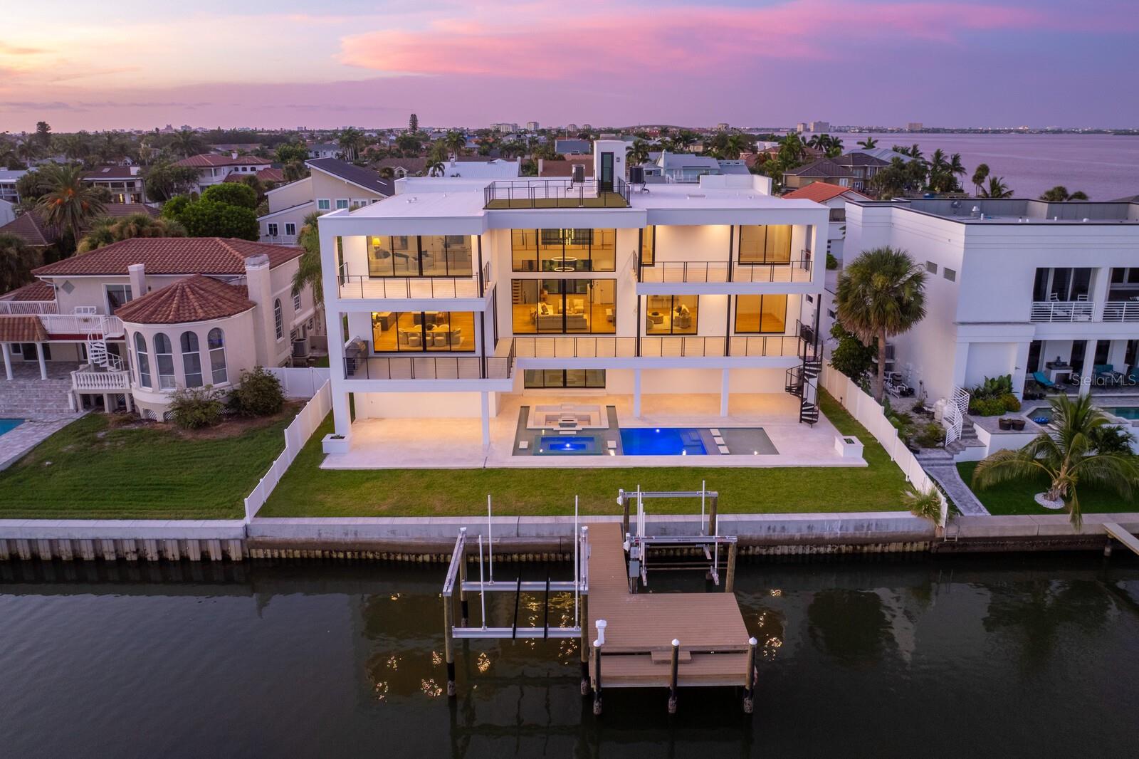 114 SANDS POINT DR