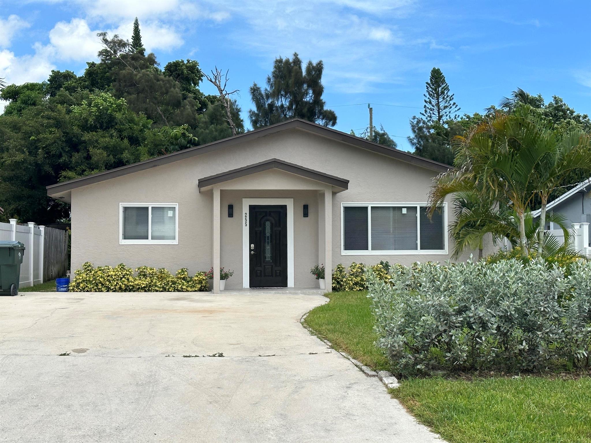 255 Glouchester Street