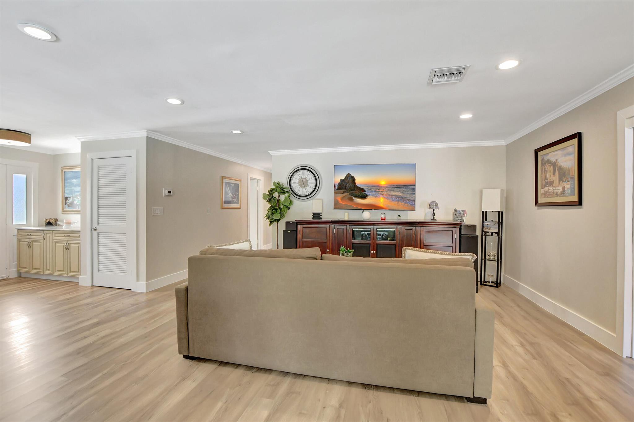 1599 Isabel Este Road