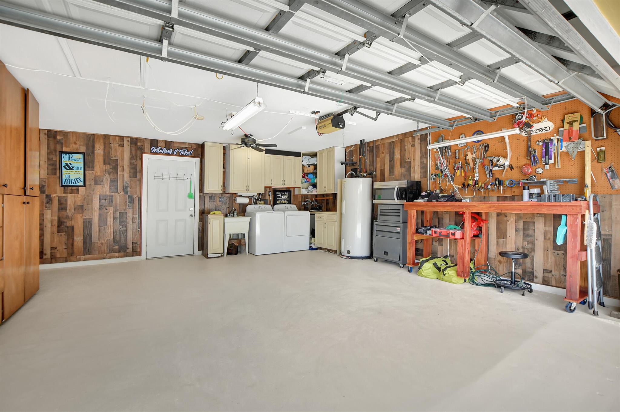 1599 Isabel Este Road