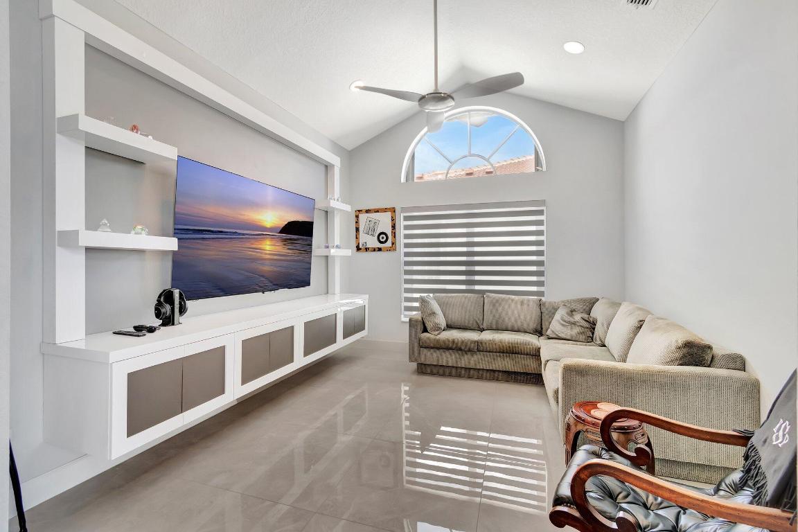 11571 Puerto Boulevard