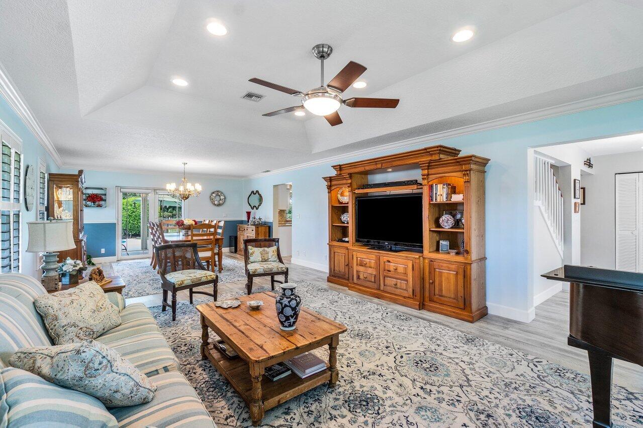 4299 Fox Trace
