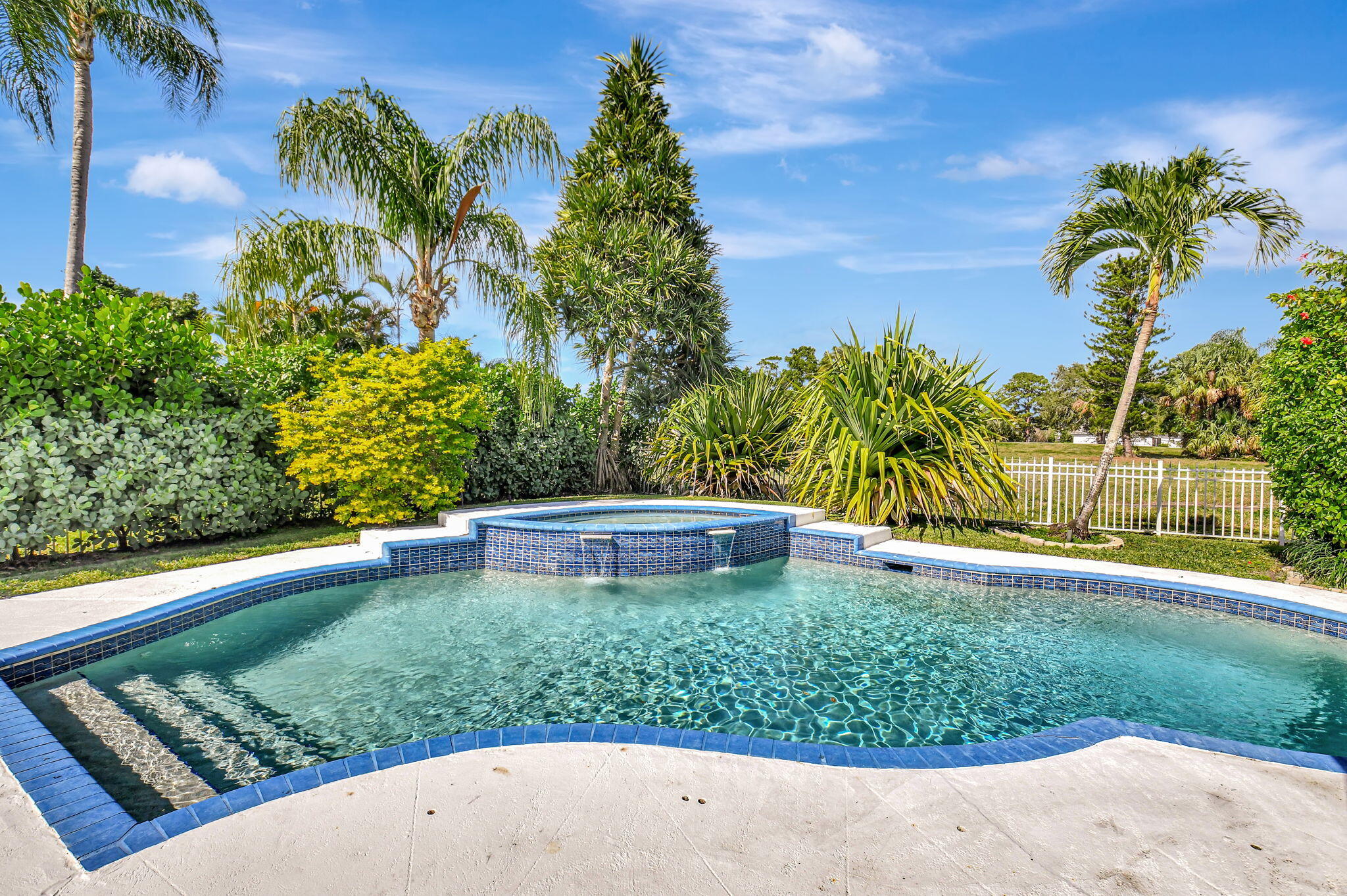 4299 Fox Trace