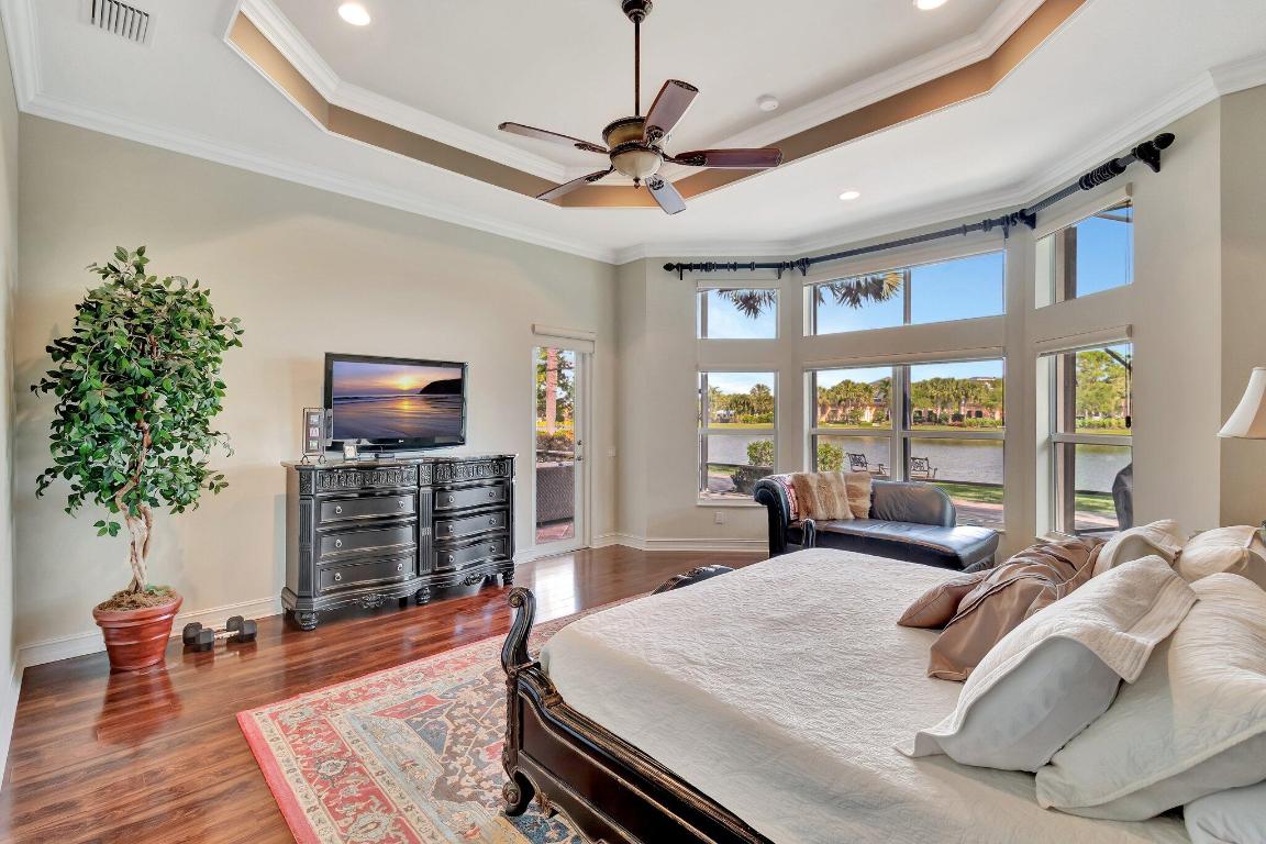 10702 Whitewind Circle