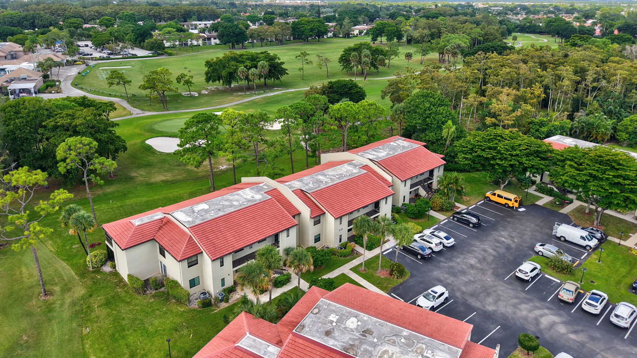 8450 Casa Del Lago J