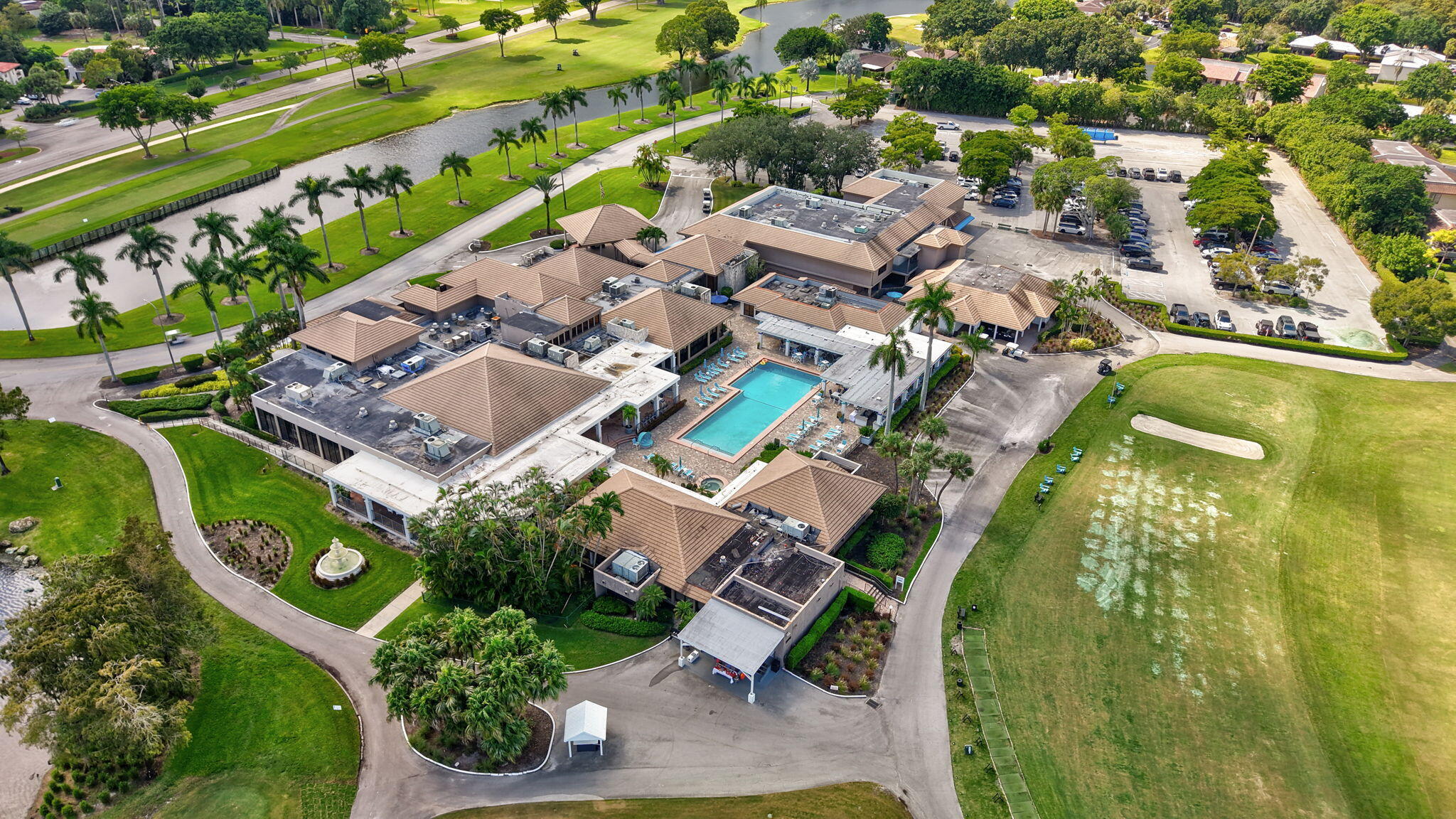 8450 Casa Del Lago J