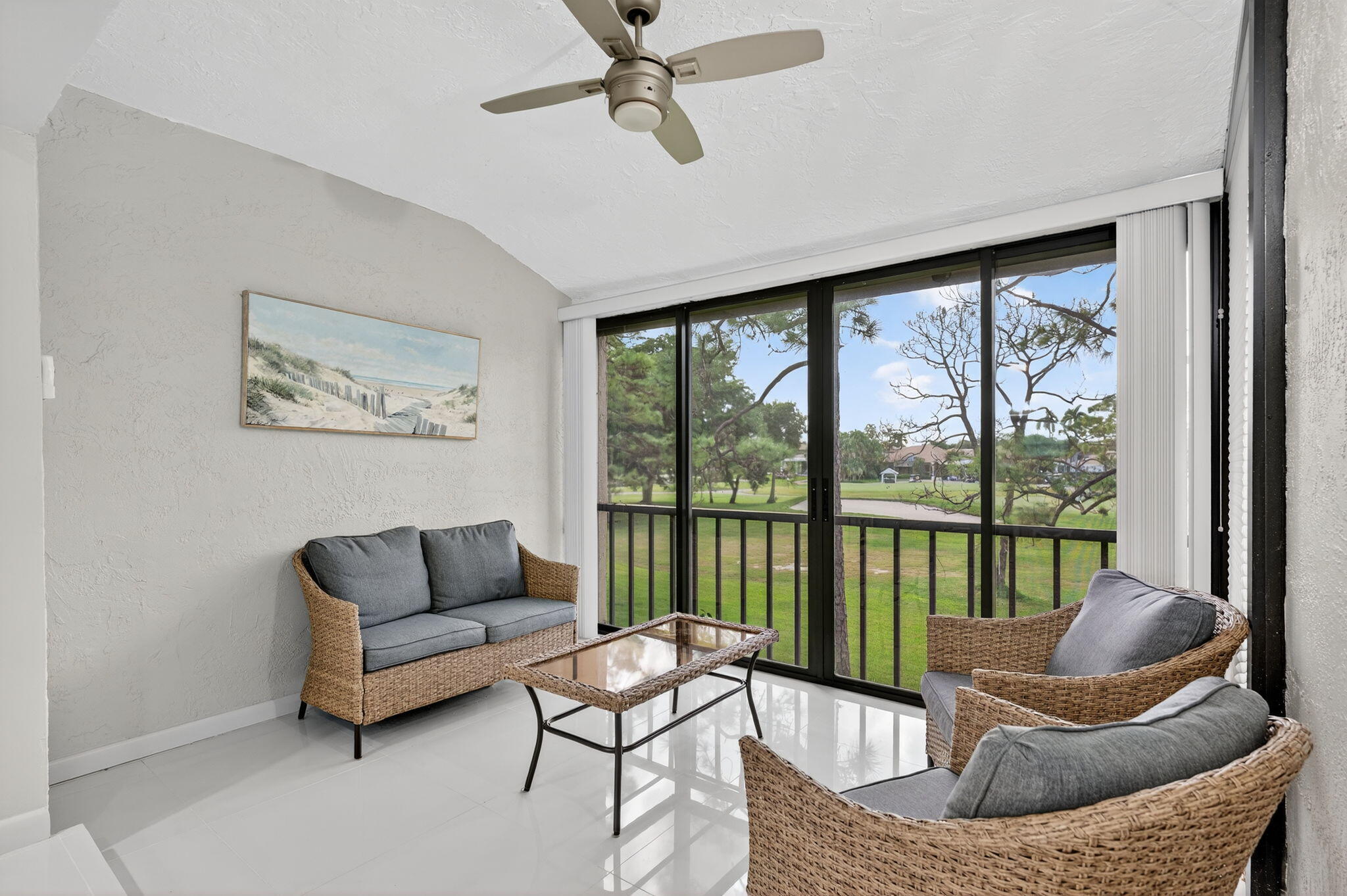 8450 Casa Del Lago J