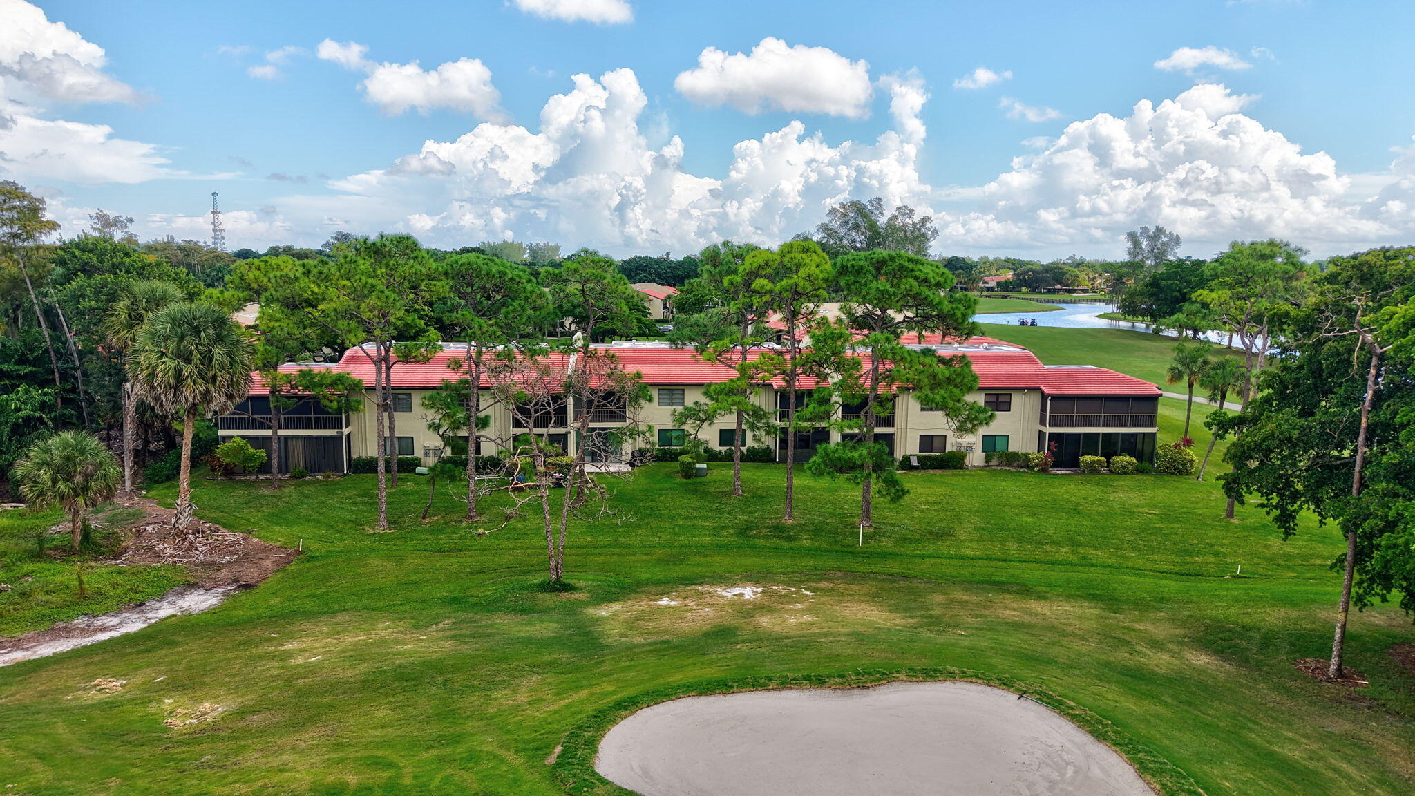 8450 Casa Del Lago J