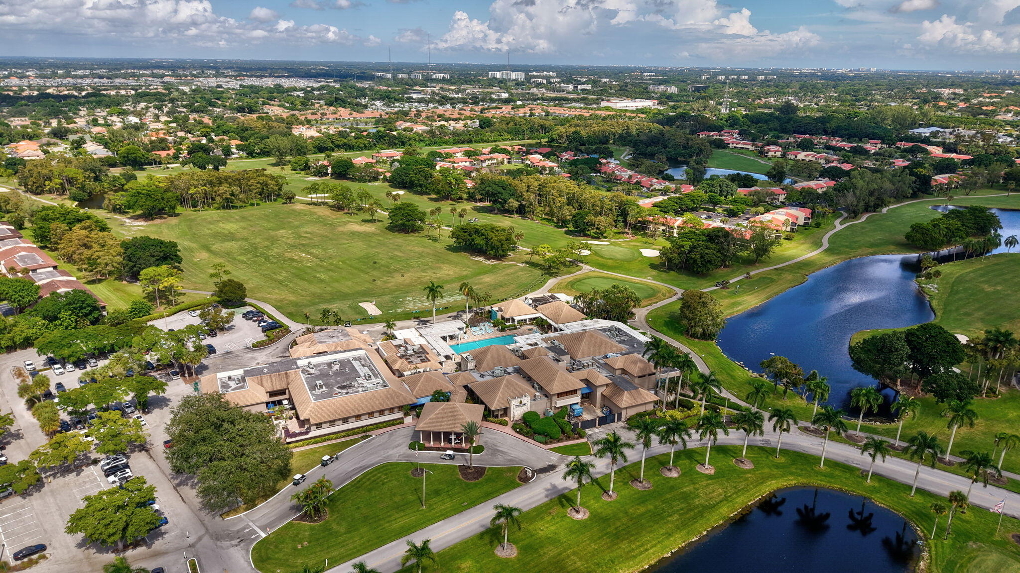 8450 Casa Del Lago J