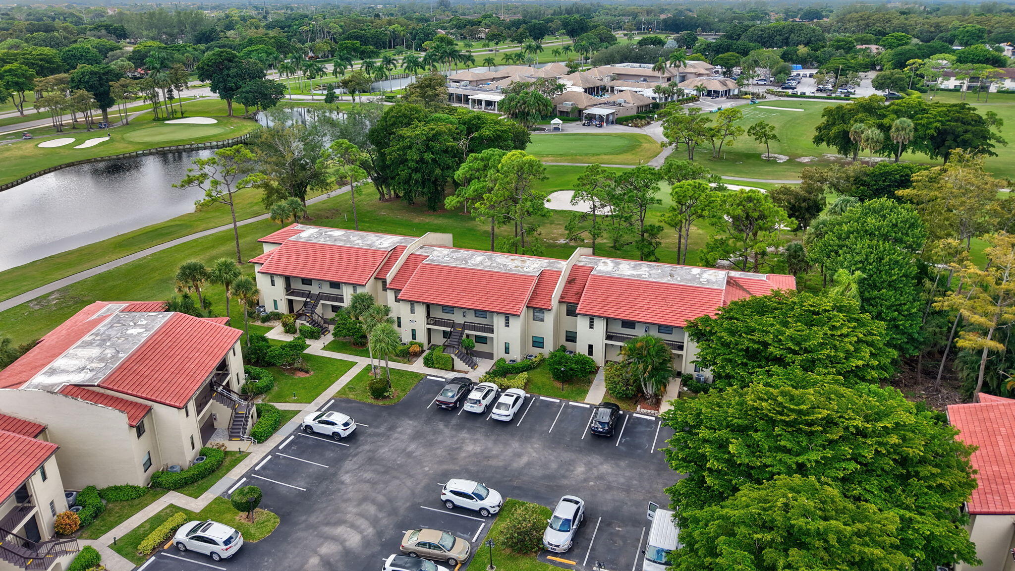 8450 Casa Del Lago J
