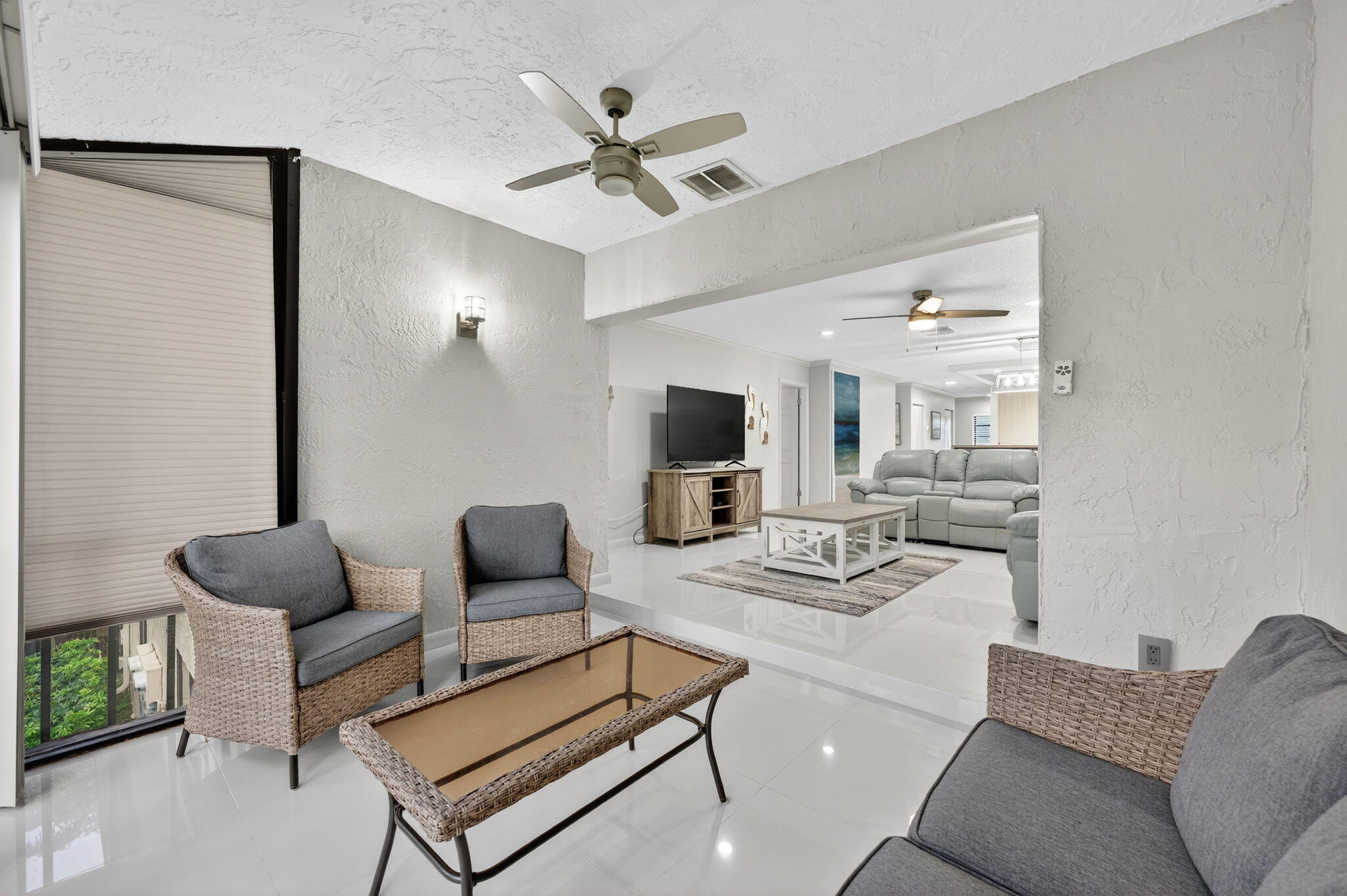 8450 Casa Del Lago J