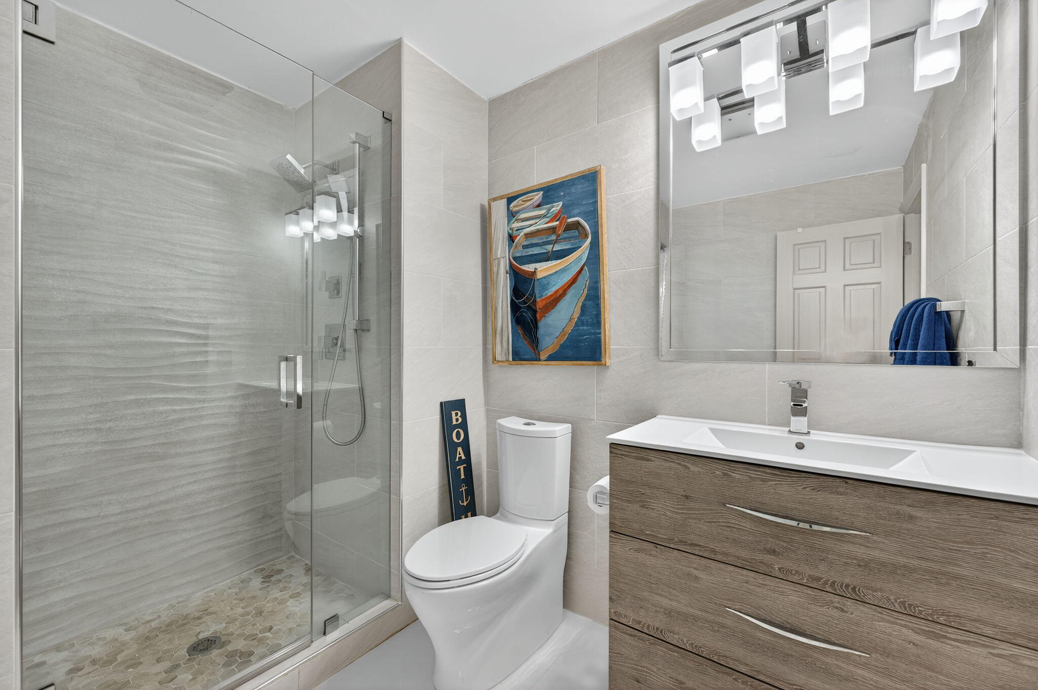8450 Casa Del Lago J
