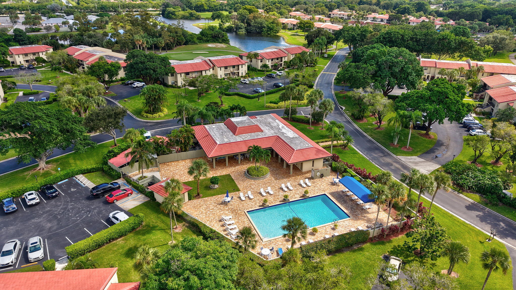 8450 Casa Del Lago J