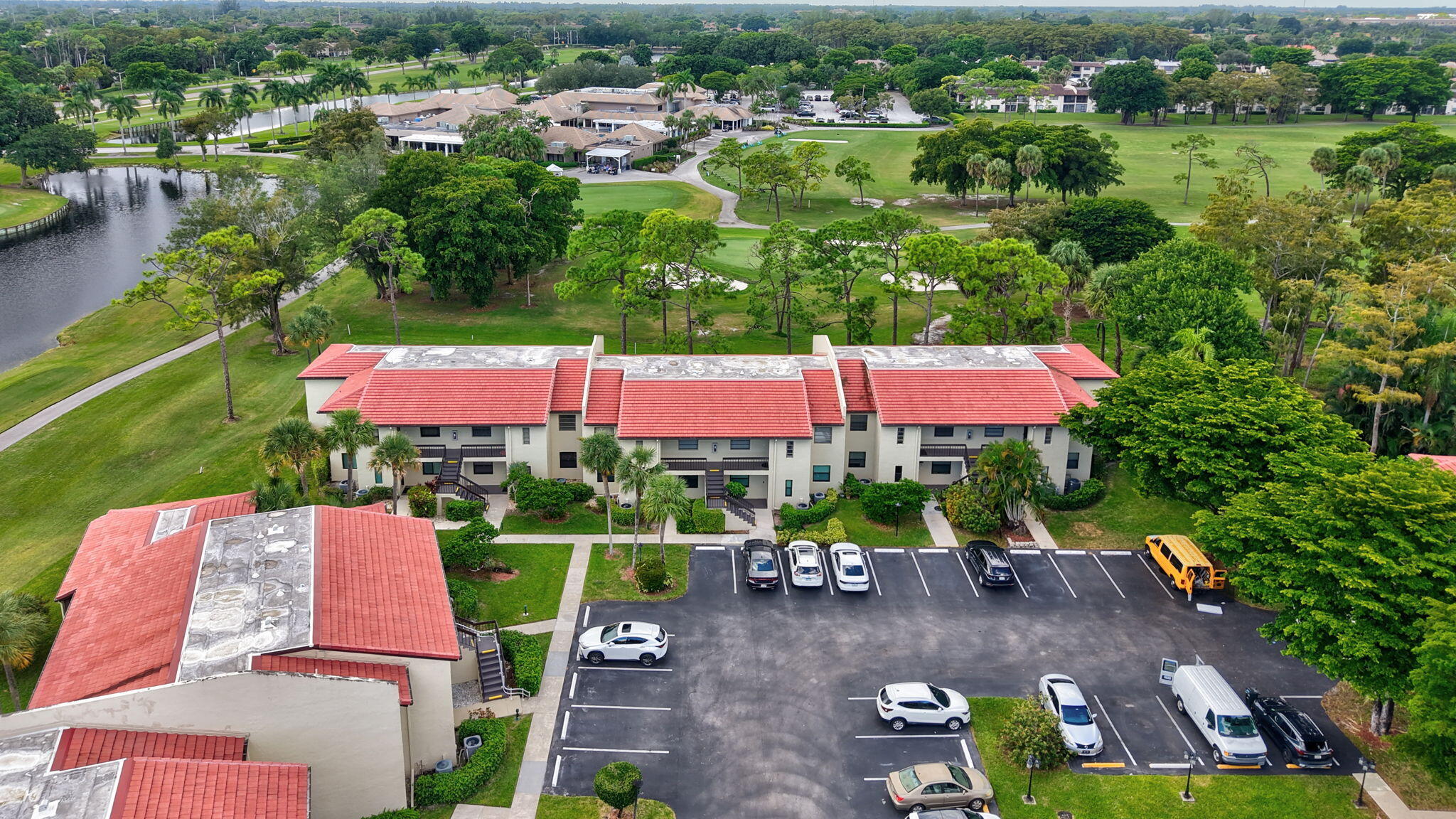 8450 Casa Del Lago J