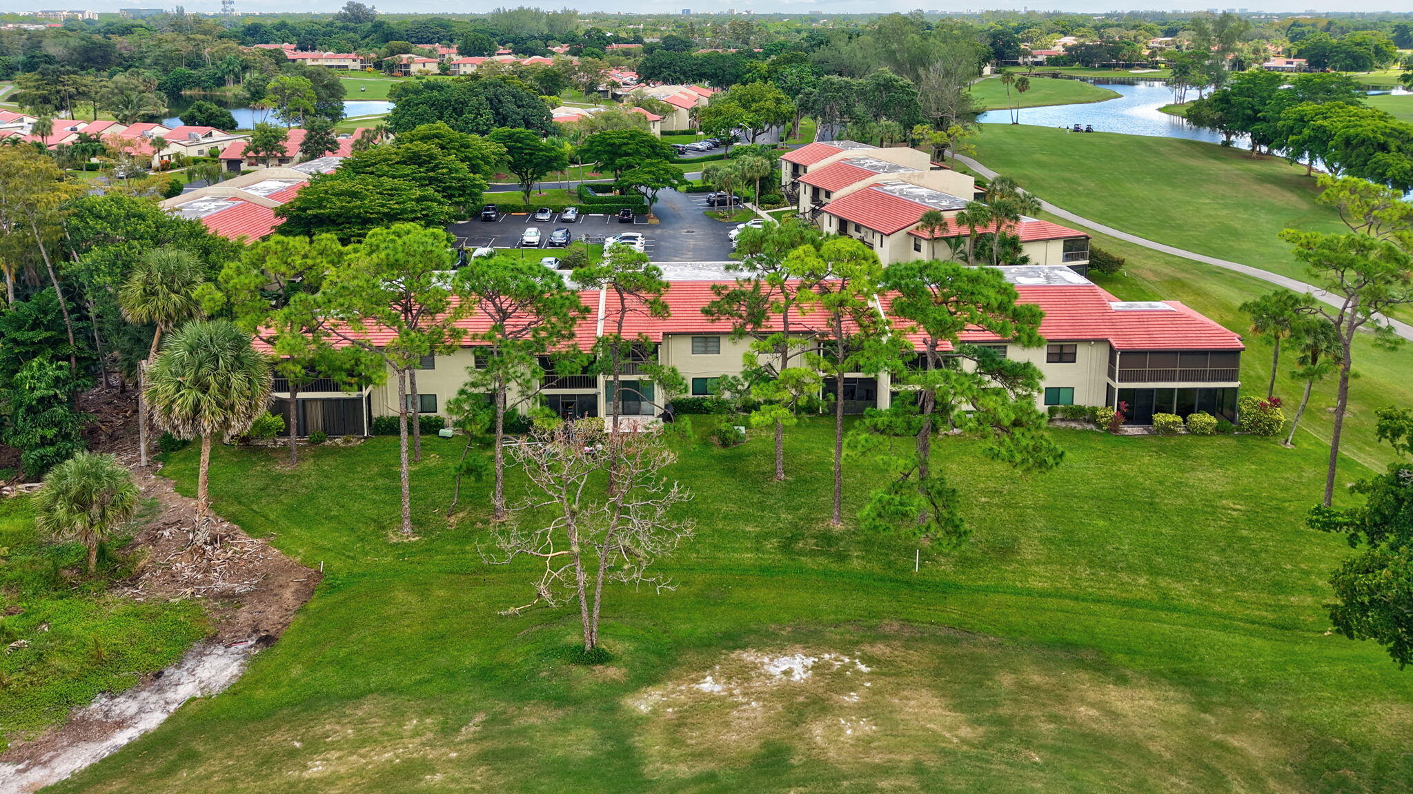 8450 Casa Del Lago J