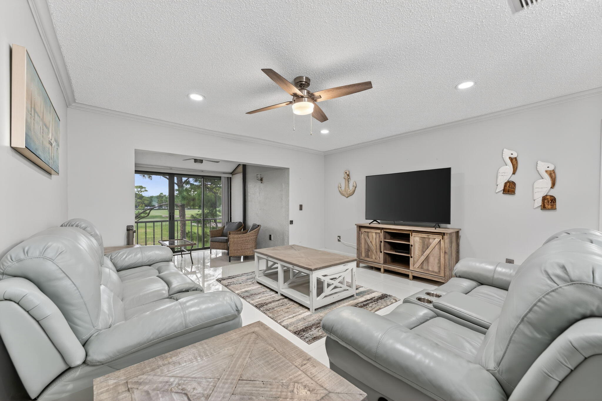 8450 Casa Del Lago J