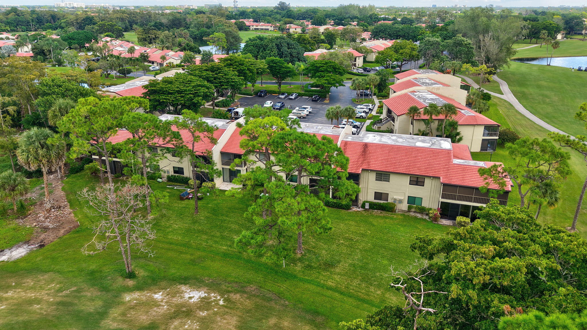 8450 Casa Del Lago J