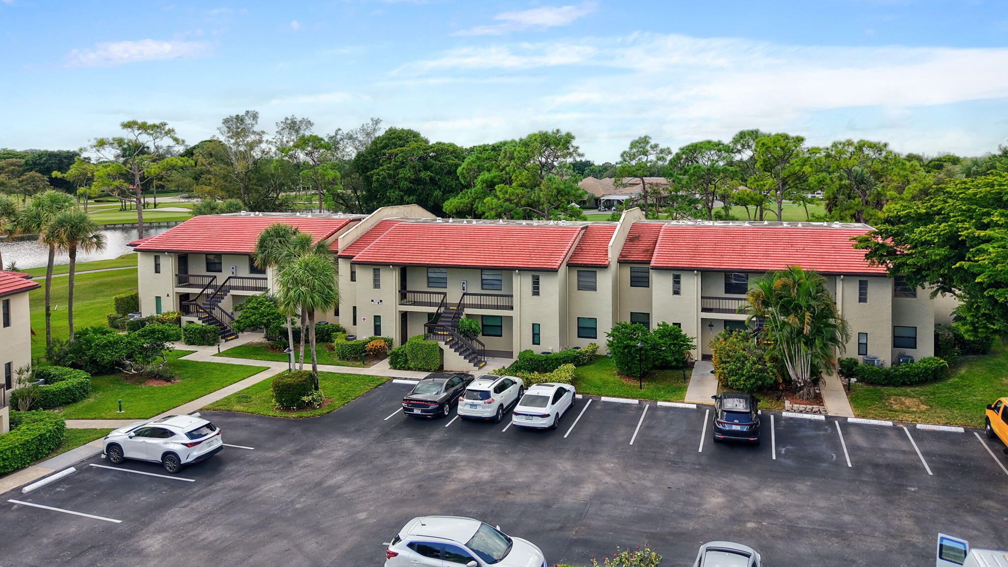 8450 Casa Del Lago J