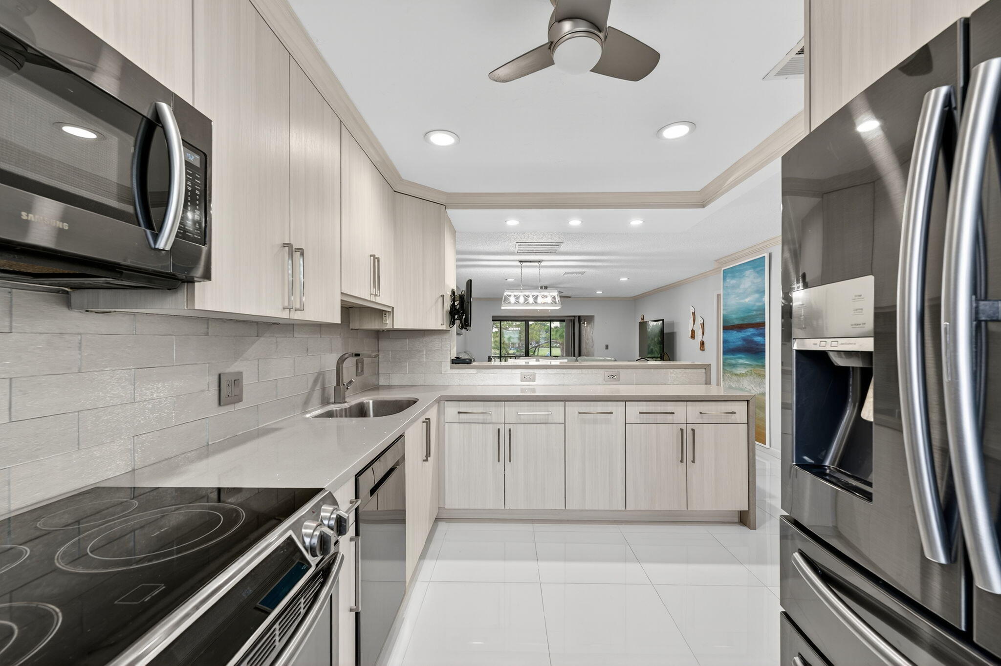 8450 Casa Del Lago J