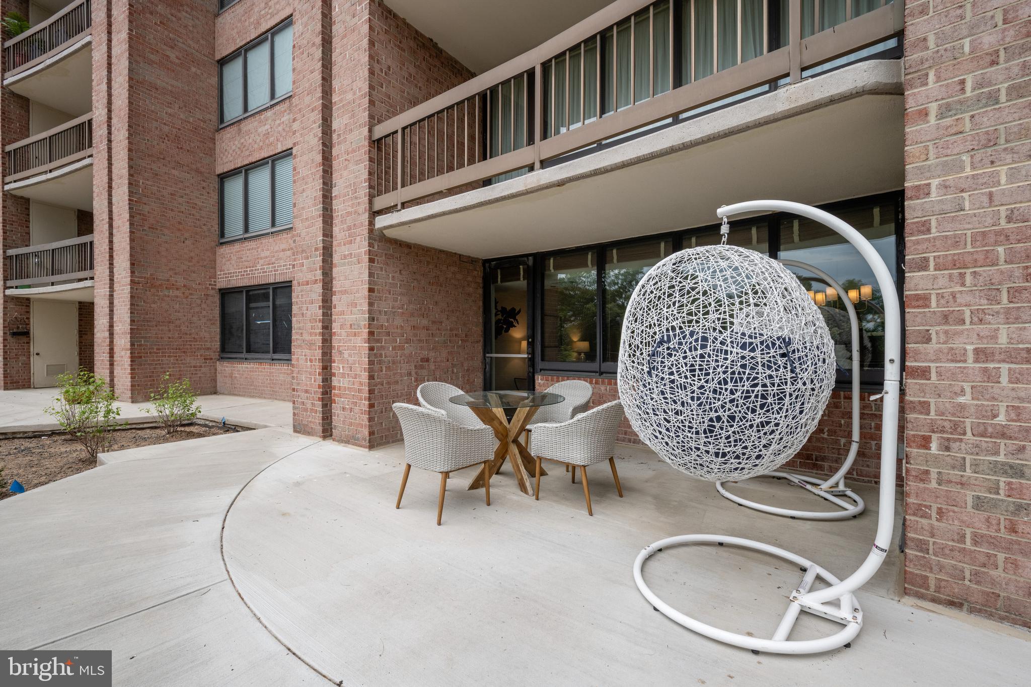 1805 Crystal Dr #208s