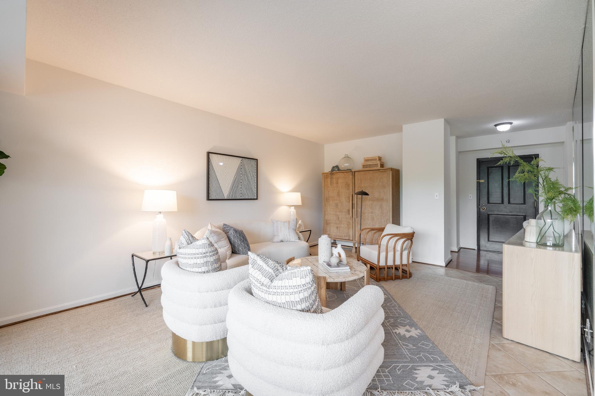 1805 Crystal Dr #208s