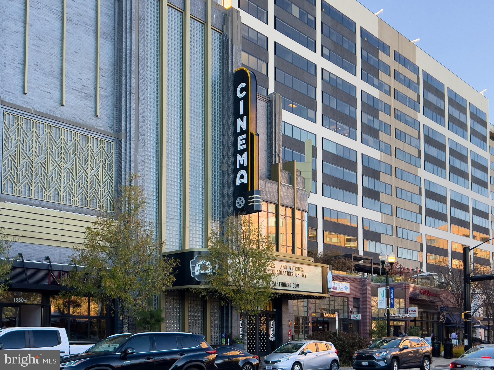 1805 Crystal Dr #208s