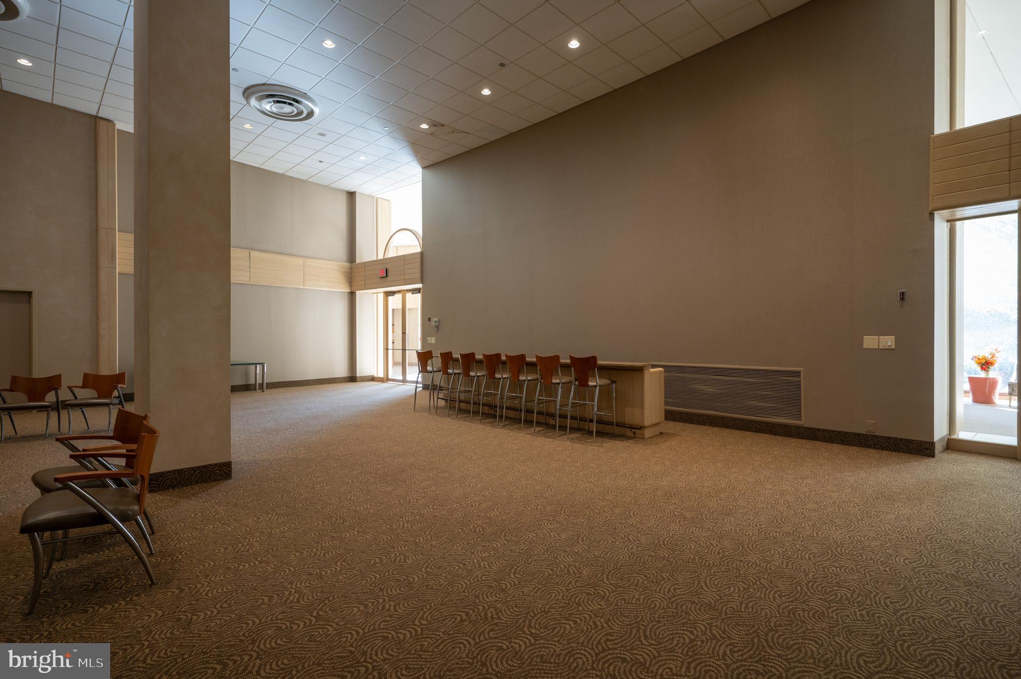 1805 Crystal Dr #208s