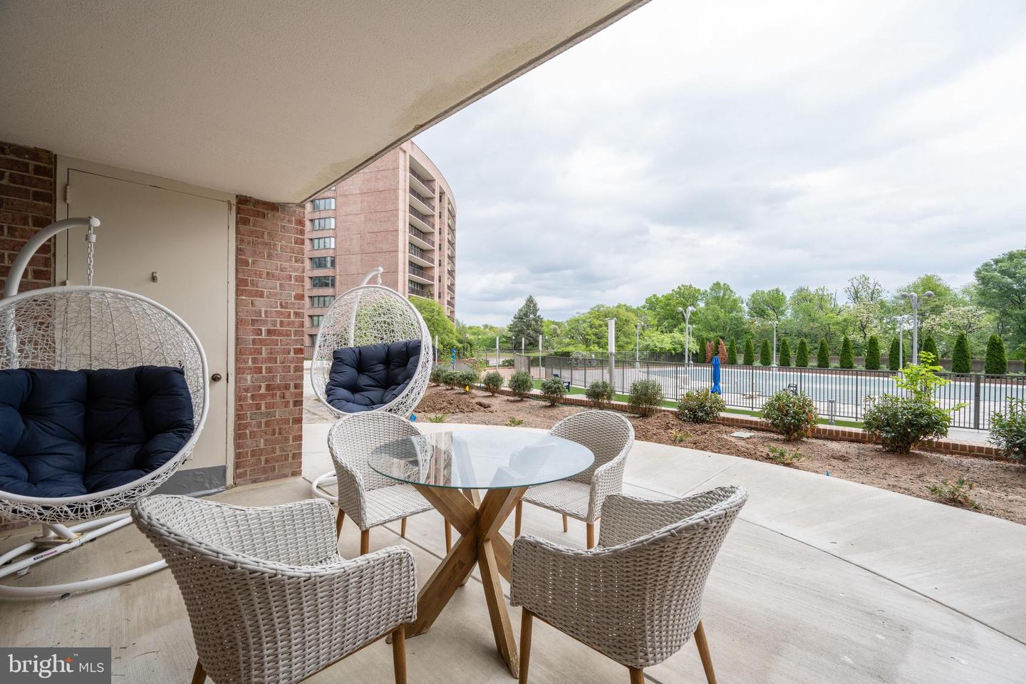 1805 Crystal Dr #208s