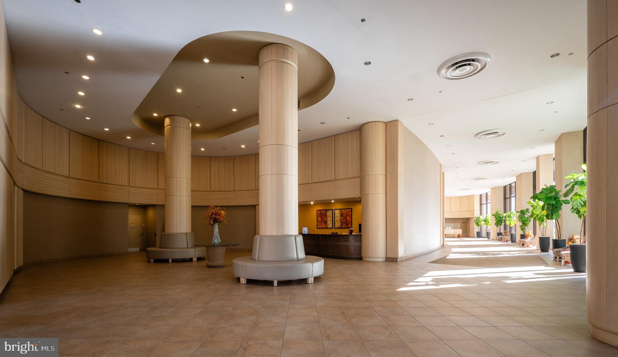 1805 Crystal Dr #208s