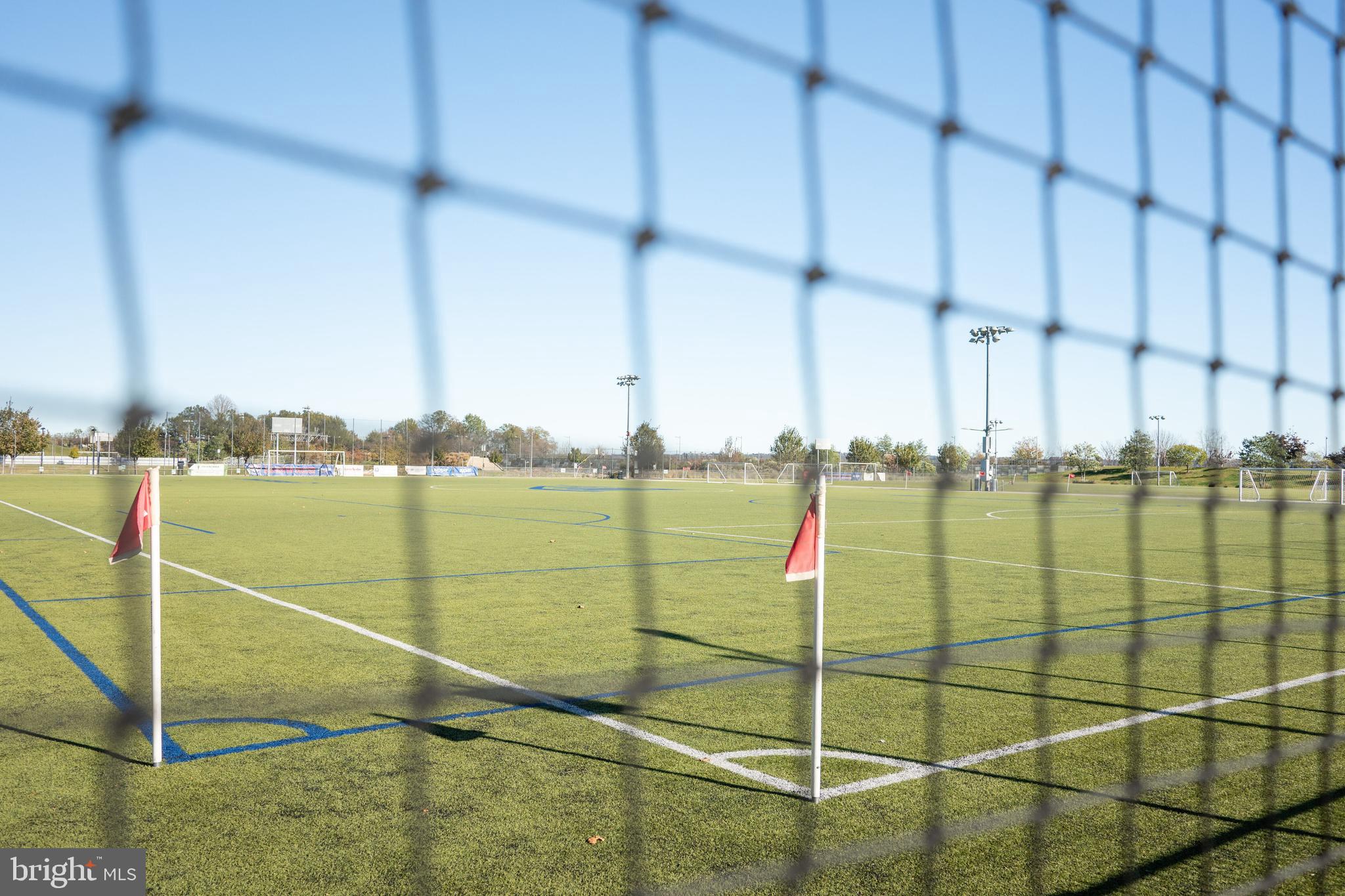 1805 Crystal Dr #208s