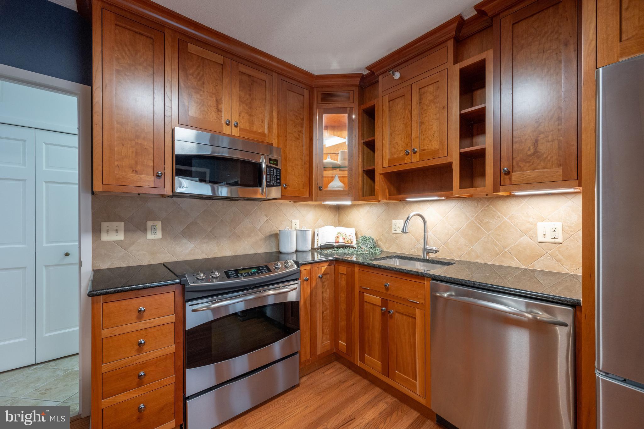 1805 Crystal Dr #208s