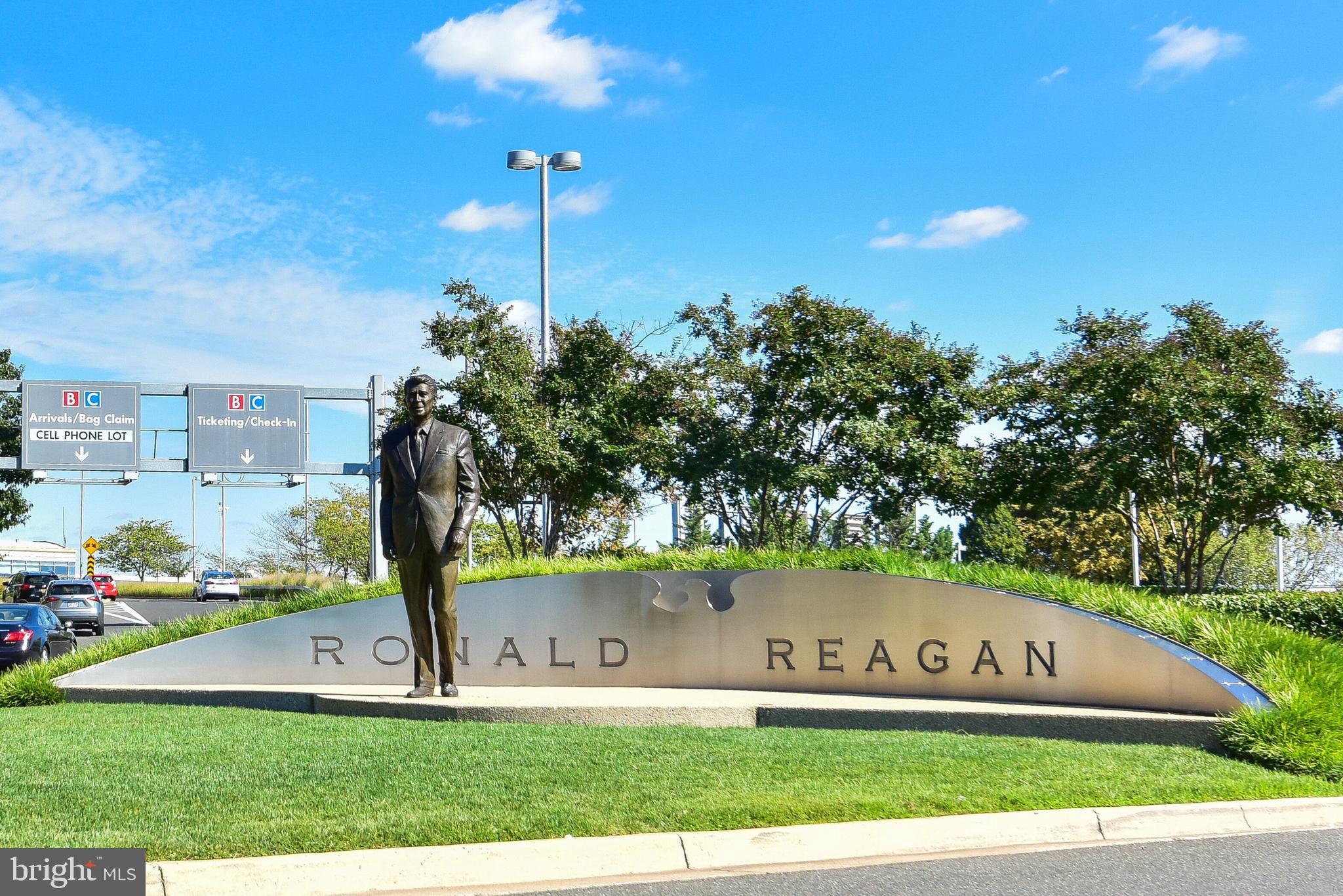 1805 Crystal Dr #208s