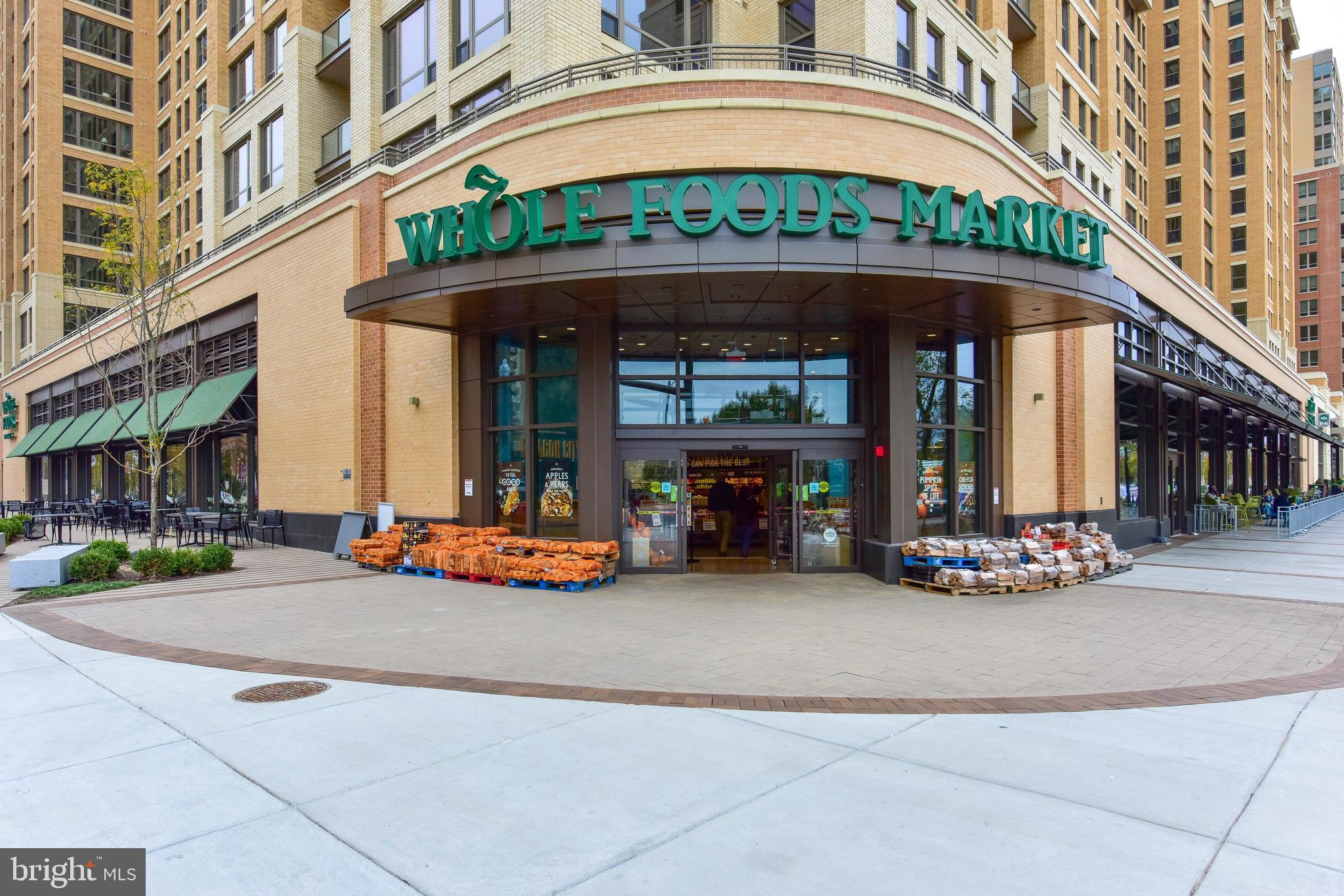 1805 Crystal Dr #208s