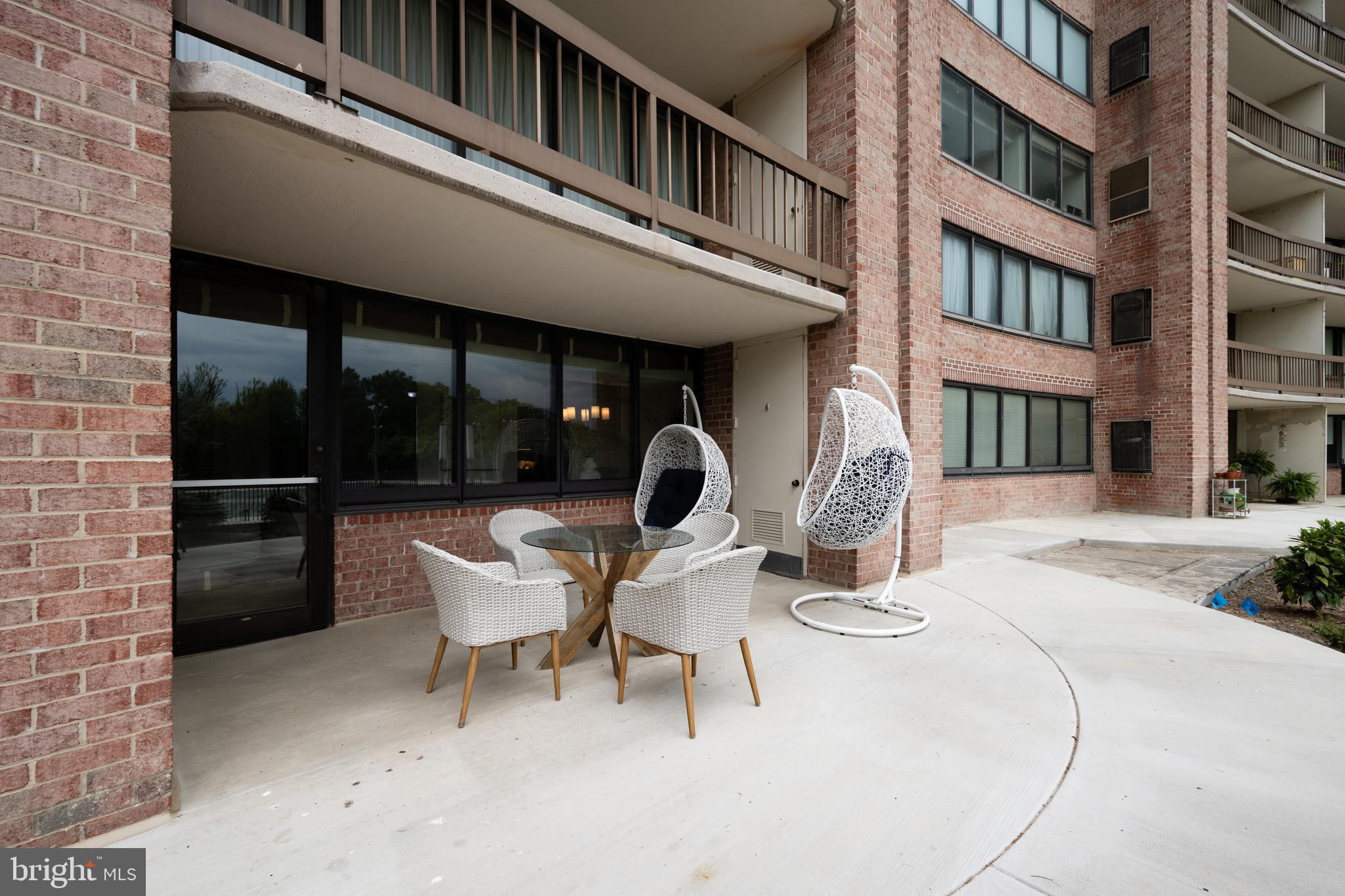 1805 Crystal Dr #208s