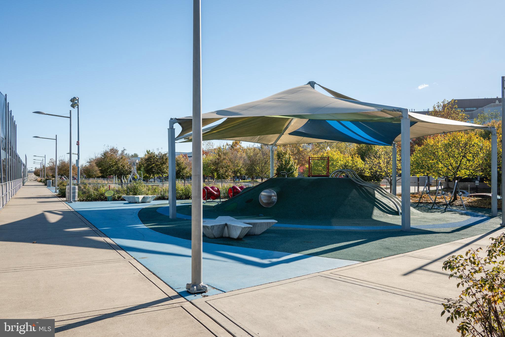 1805 Crystal Dr #208s