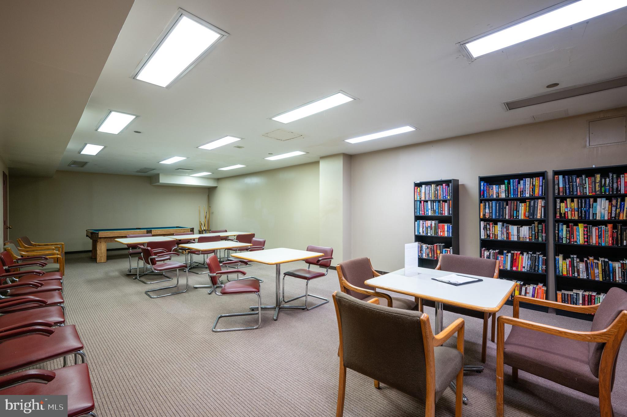 1805 Crystal Dr #208s