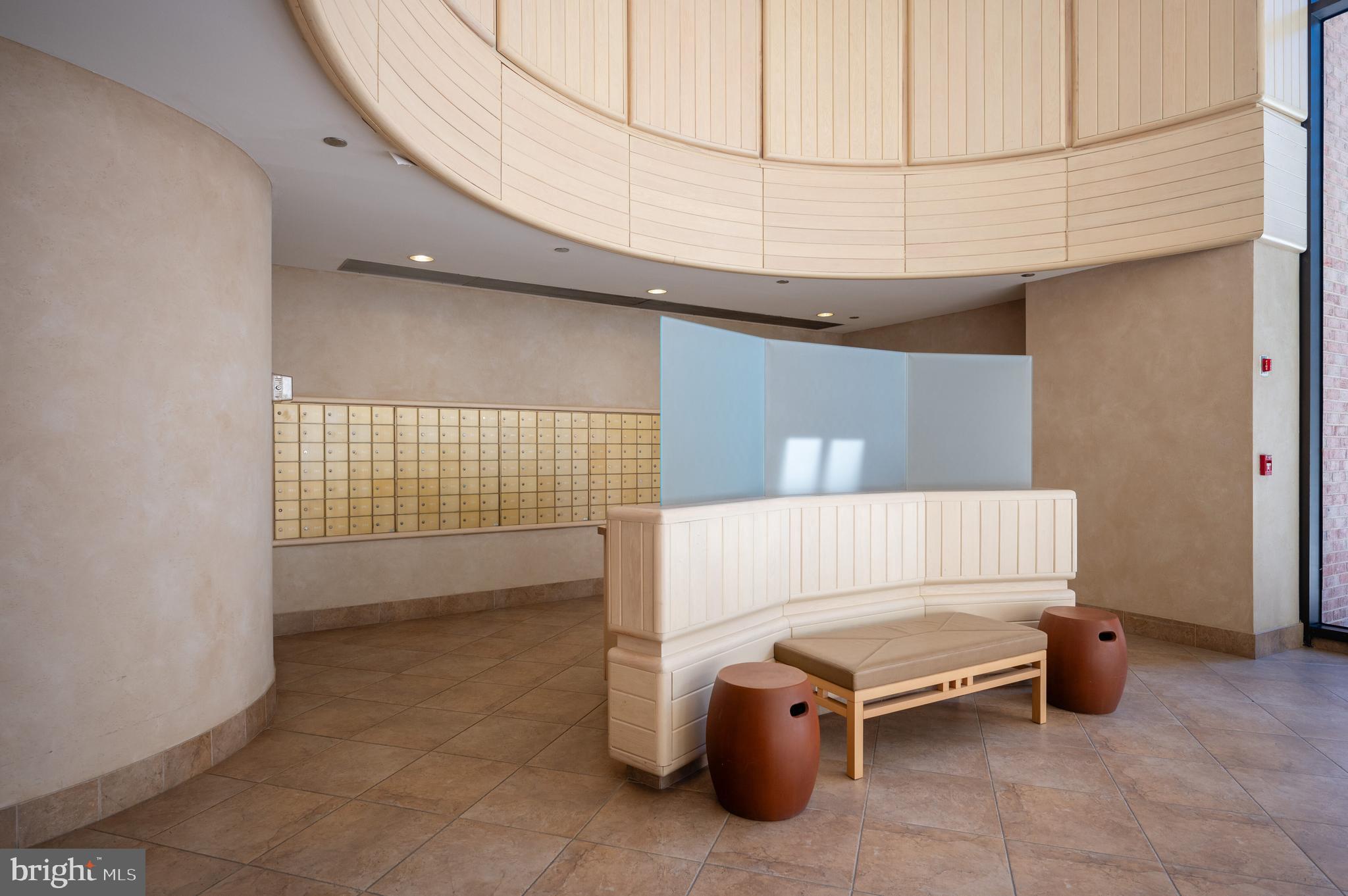 1805 Crystal Dr #208s