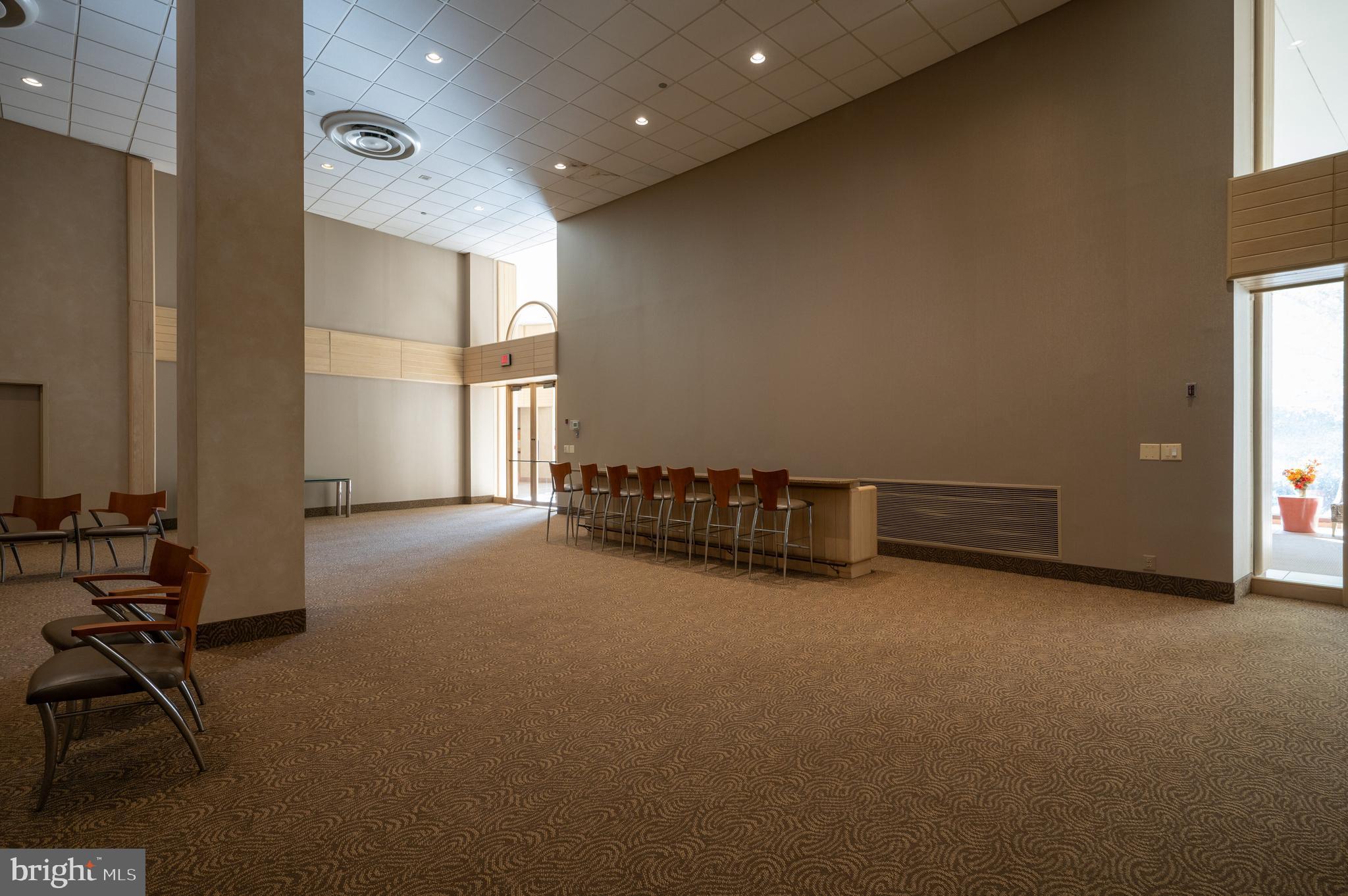 1805 Crystal Dr #208s