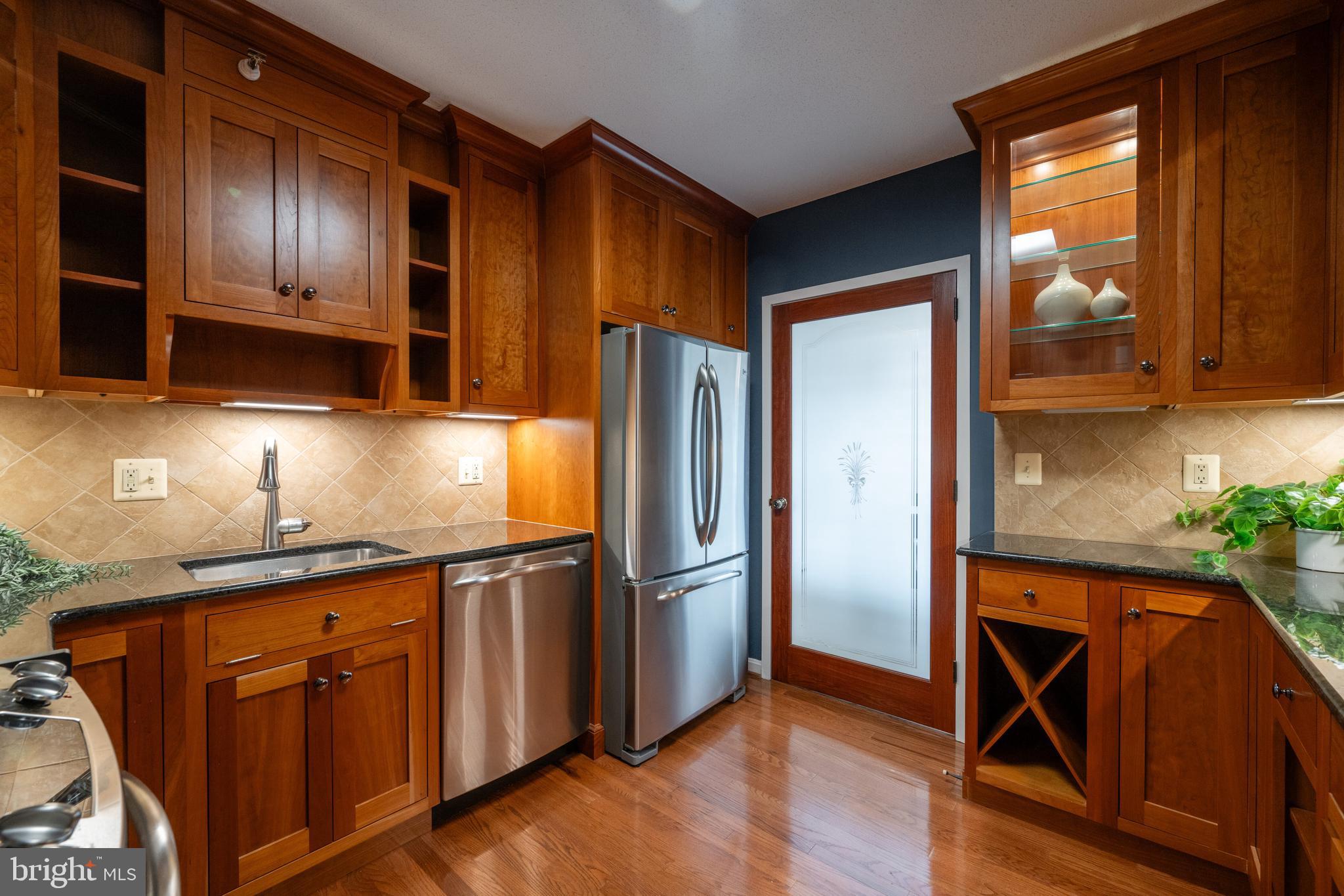 1805 Crystal Dr #208s