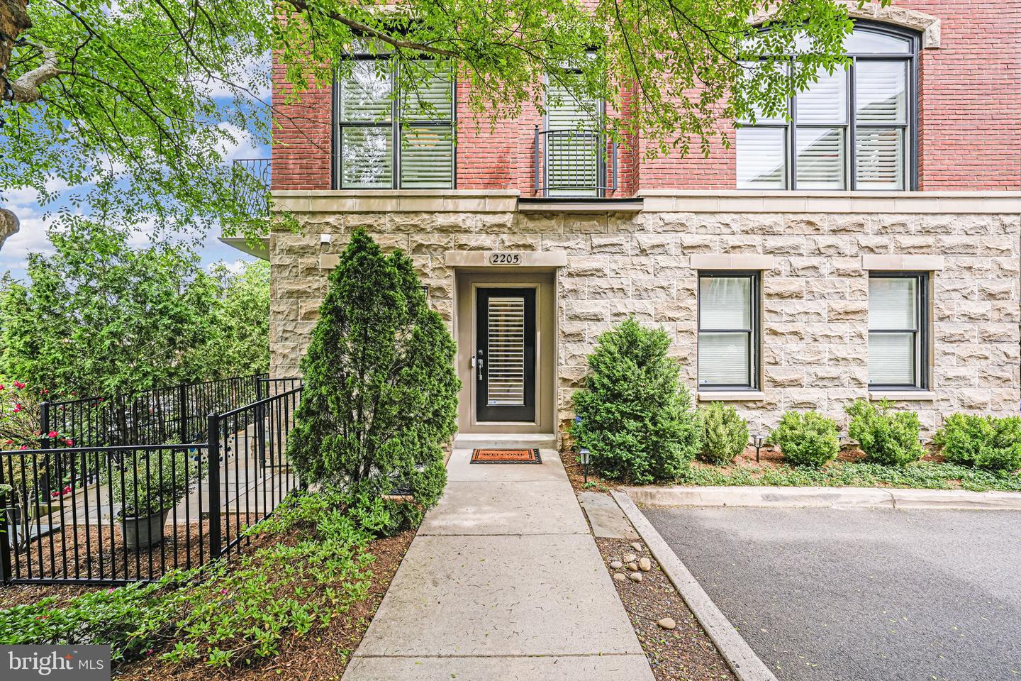 2205 19th Ct N