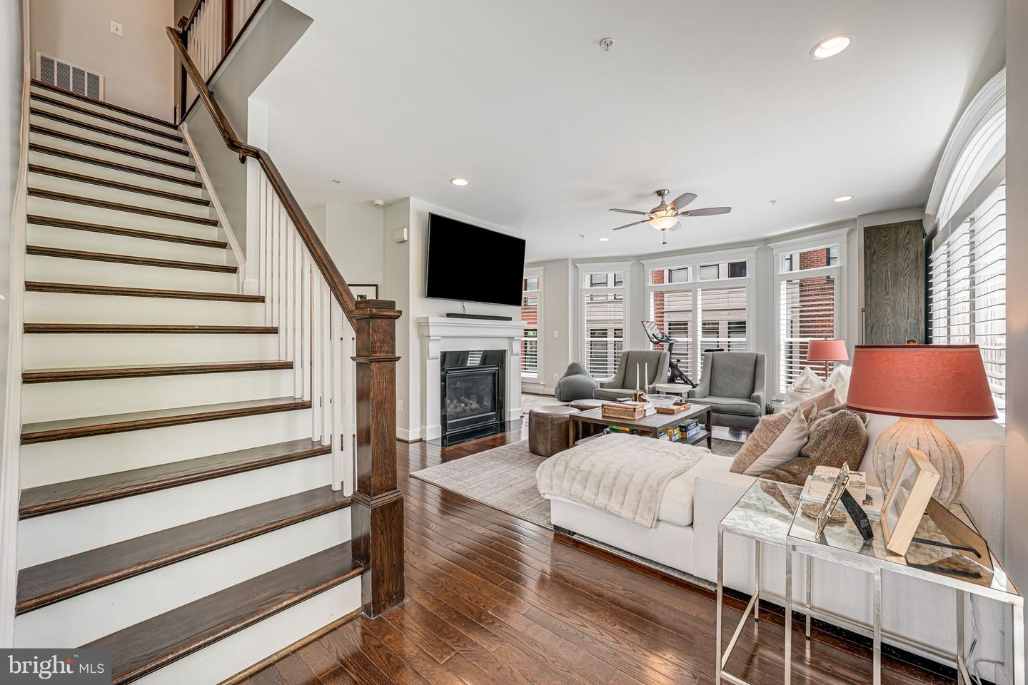 2205 19th Ct N