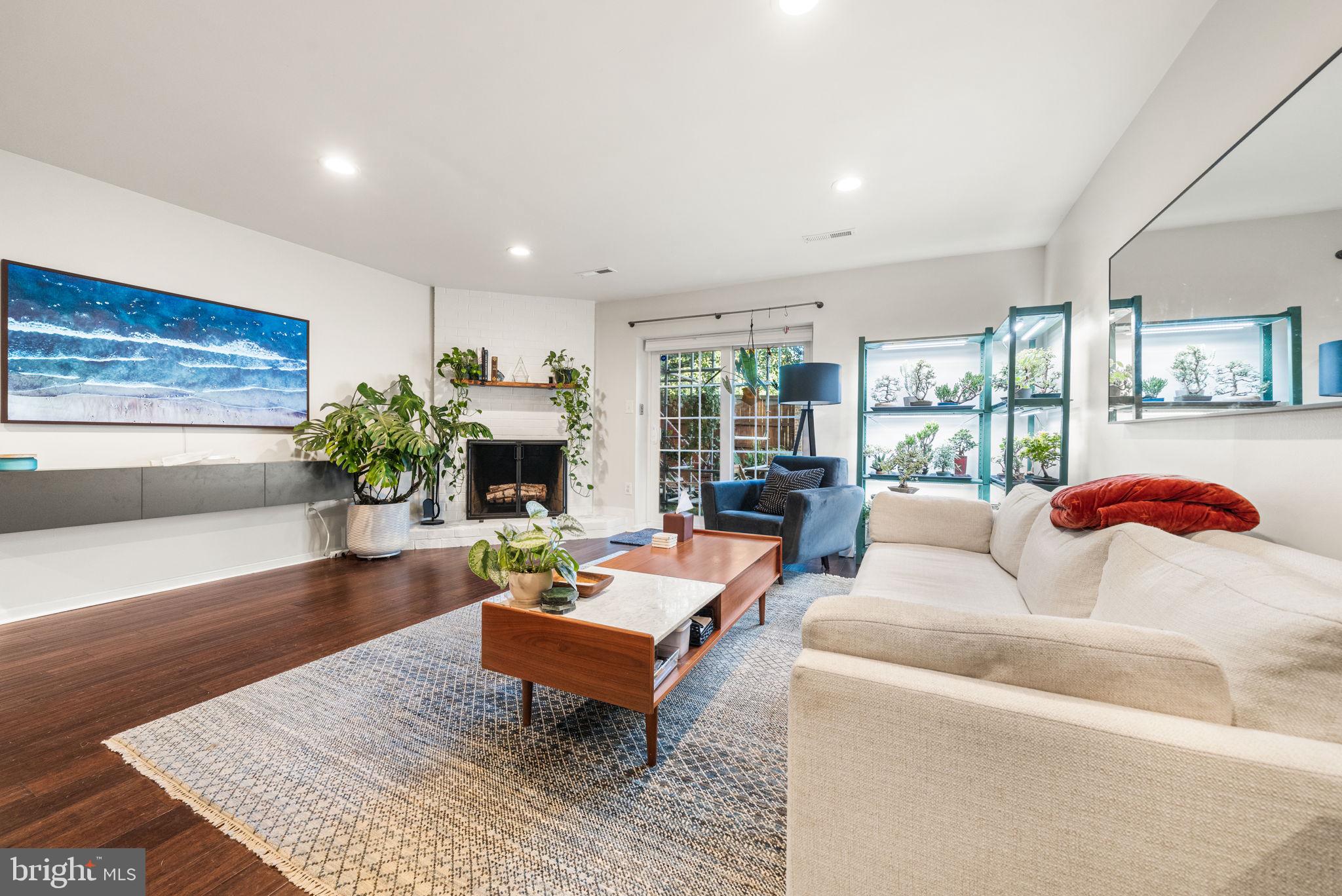 907 S ROLFE STREET 1-A