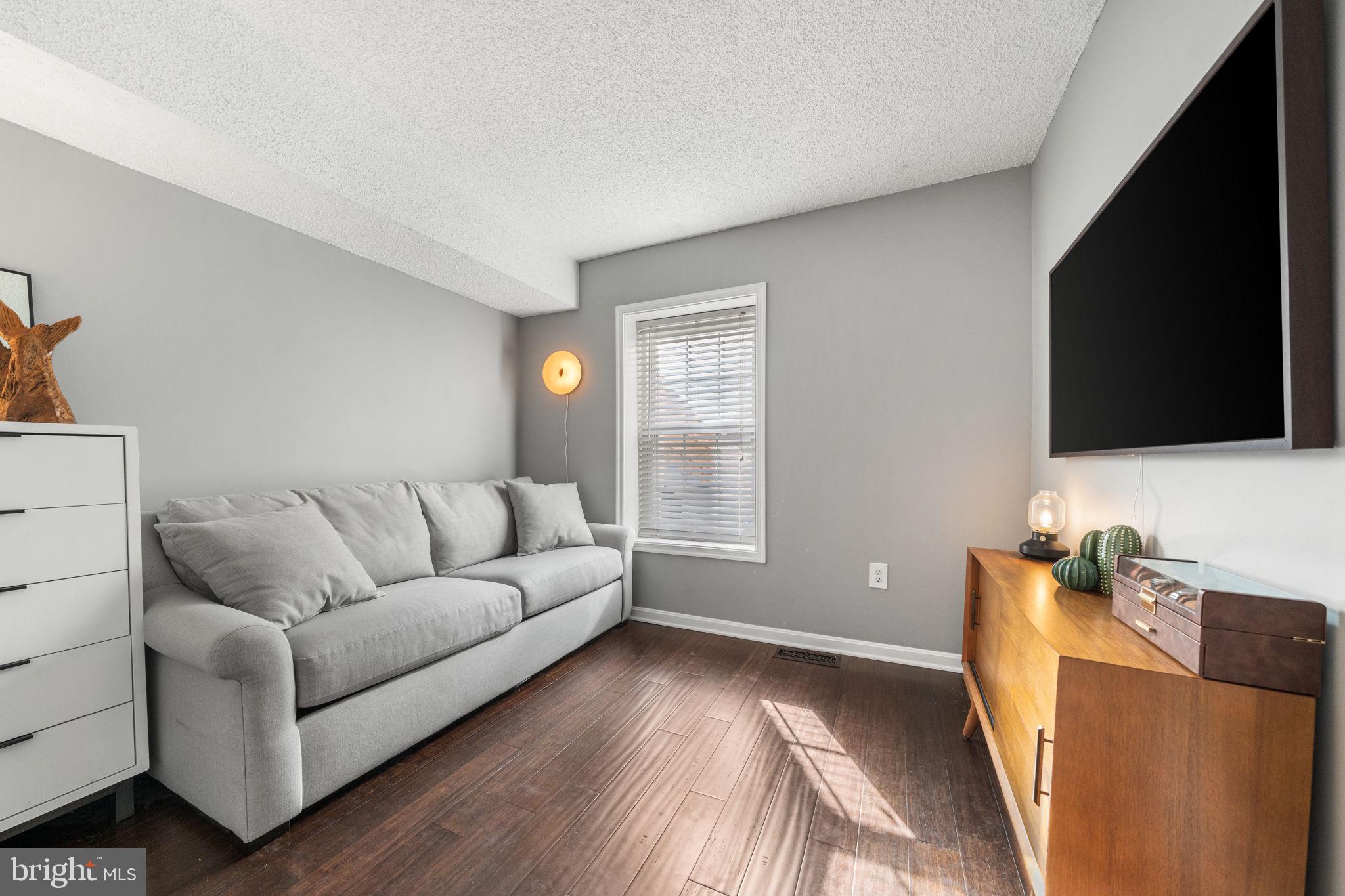 907 S ROLFE STREET 1-A