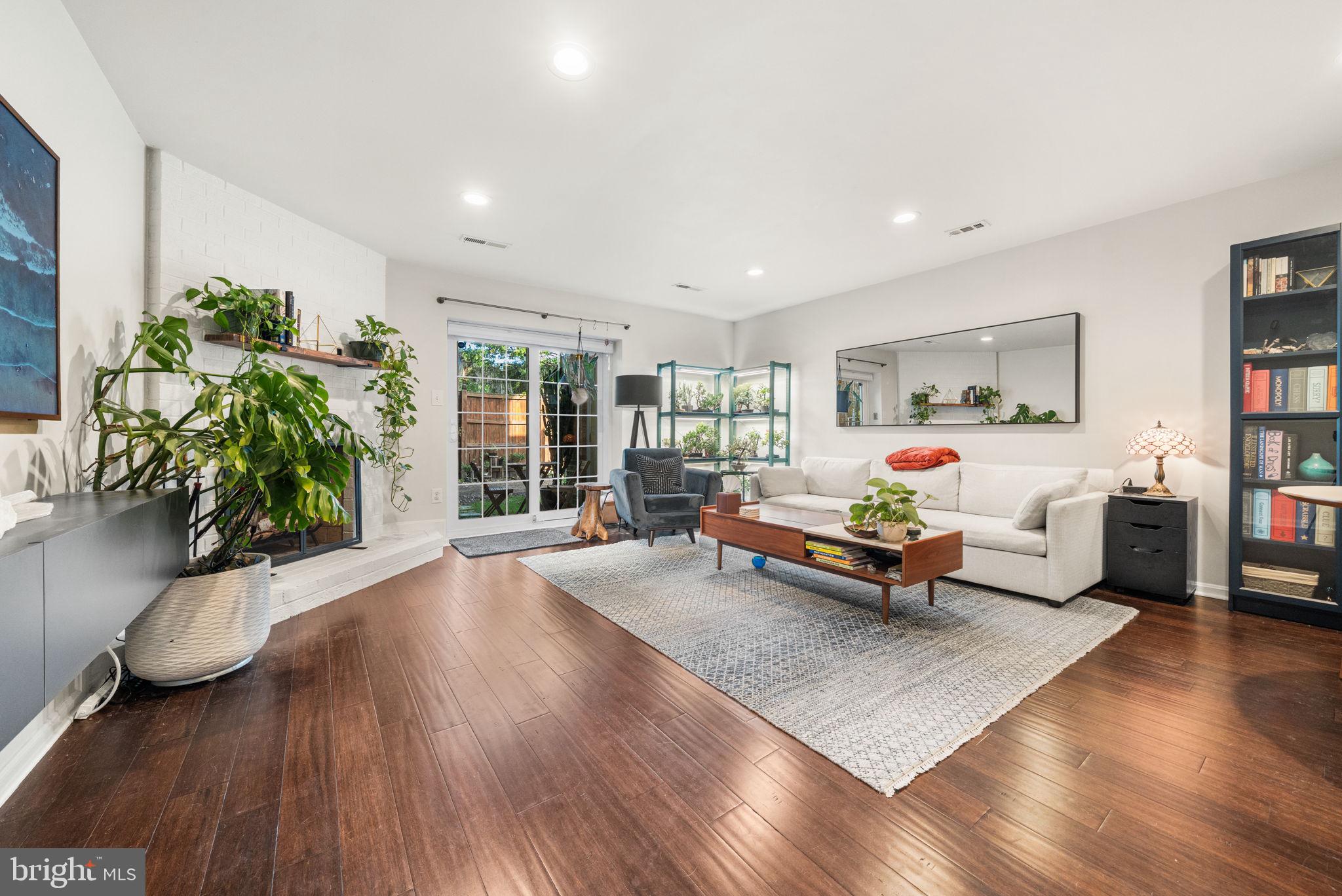 907 S ROLFE STREET 1-A