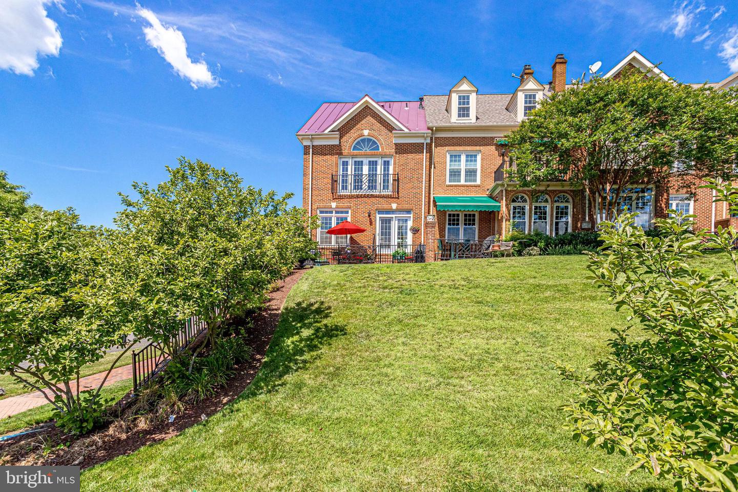 801 RIVERGATE PL