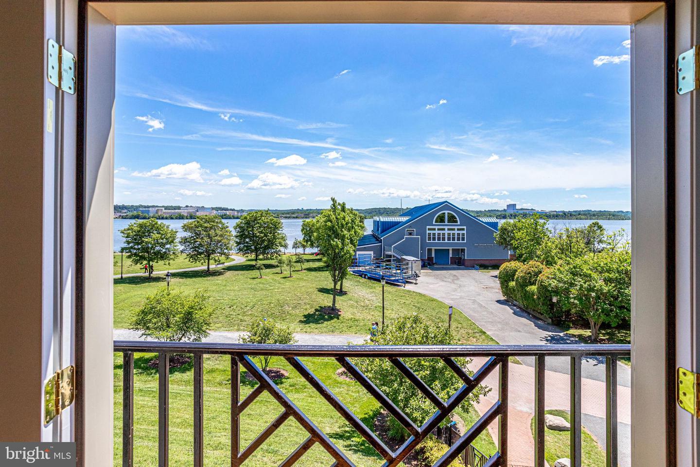 801 RIVERGATE PL