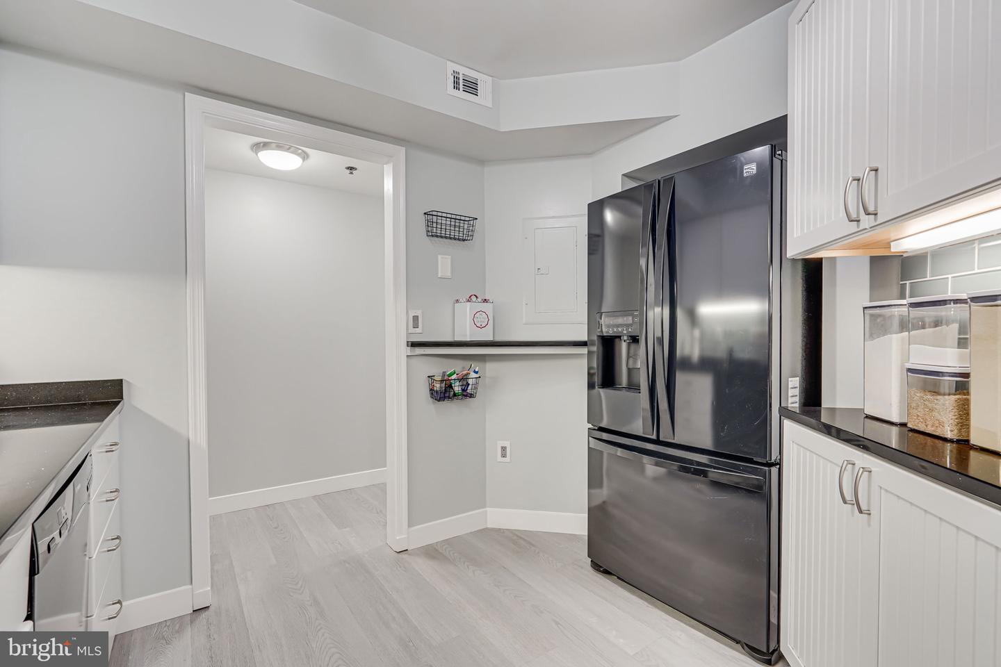 610 N West St #102