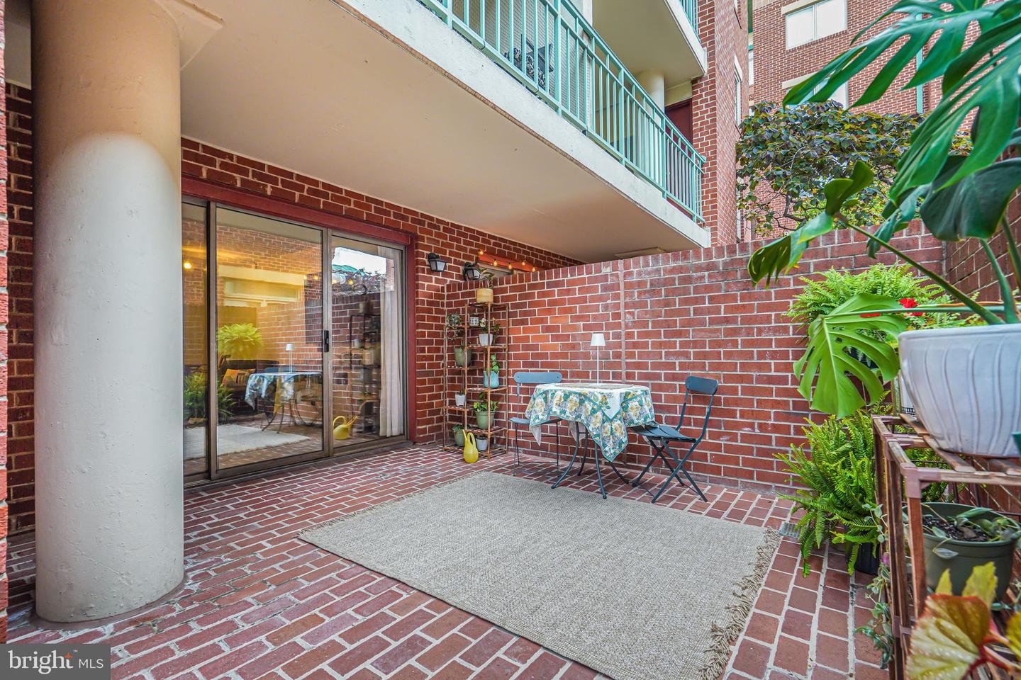 610 N West St #102
