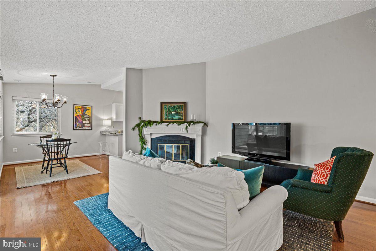 1907-B Villaridge Dr